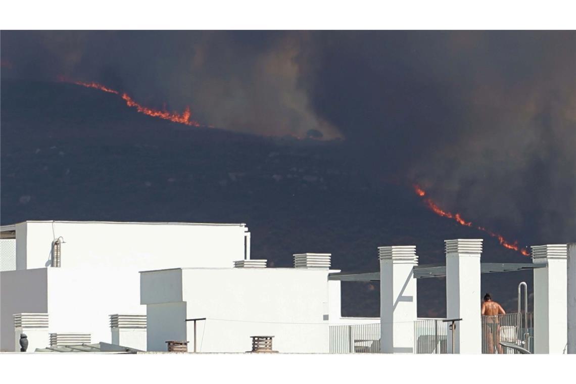 Toter bei Waldbrand in der Nähe von Madrid Einige der Evakuierten durften am Dienstag in ihre Häuser zurückkehren.