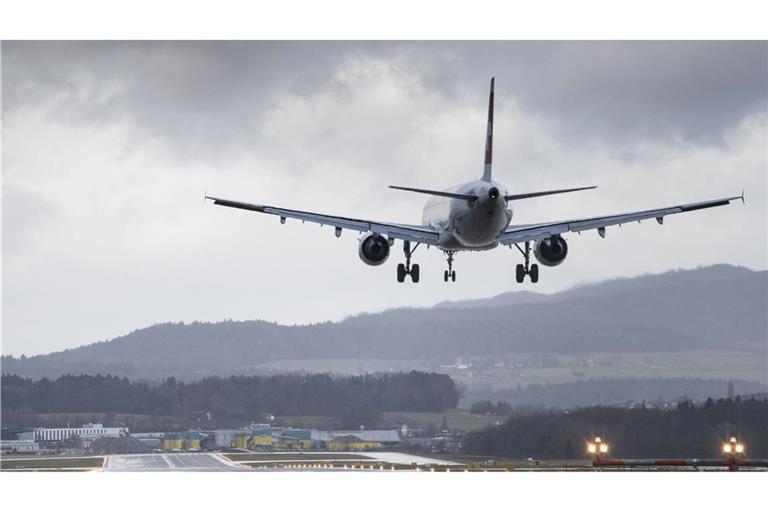 Einige Grenzgemeinden im Kreis Waldshut liegen nur etwa 30 Kilometer vom Züricher Flughafen entfernt. (Symbolbild)