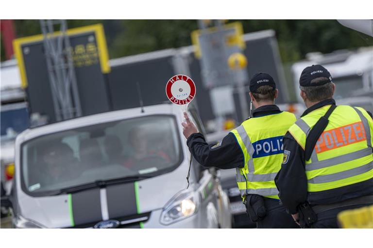 Einige Parteien wollen die Kontrollen an den deutschen Grenzen verlängern, andere sind dagegen.