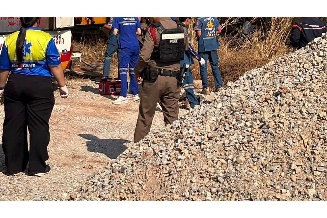 Einsatzteams versuchten, eingeschlossene Menschen zu befreien.