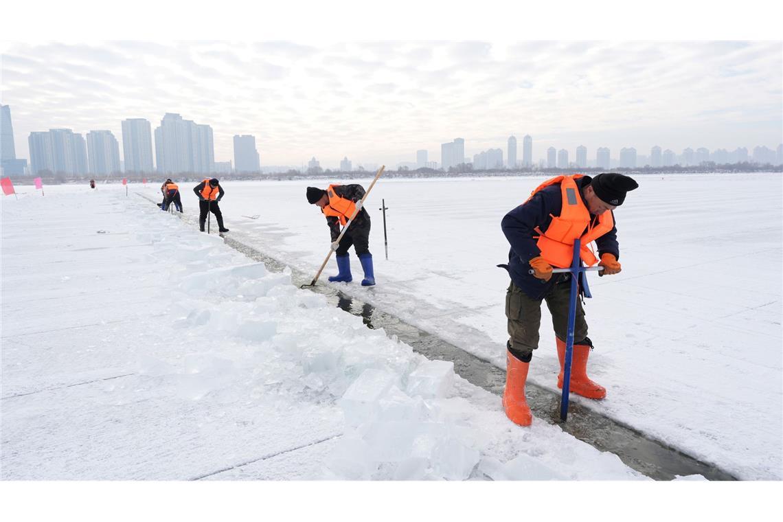 Bilder des Tages Eisproduktion für Touristenattraktionen in China