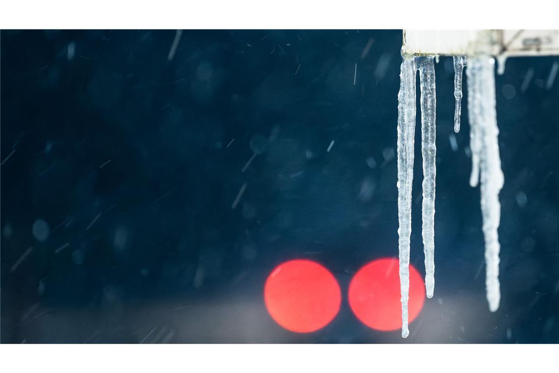 Eiszapfen bildeten sich.