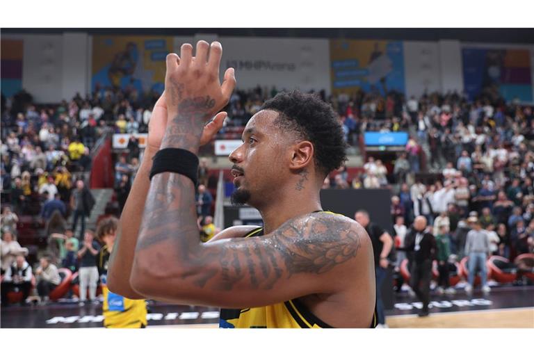 Elijah Hughes freut sich über 25 Punkte.