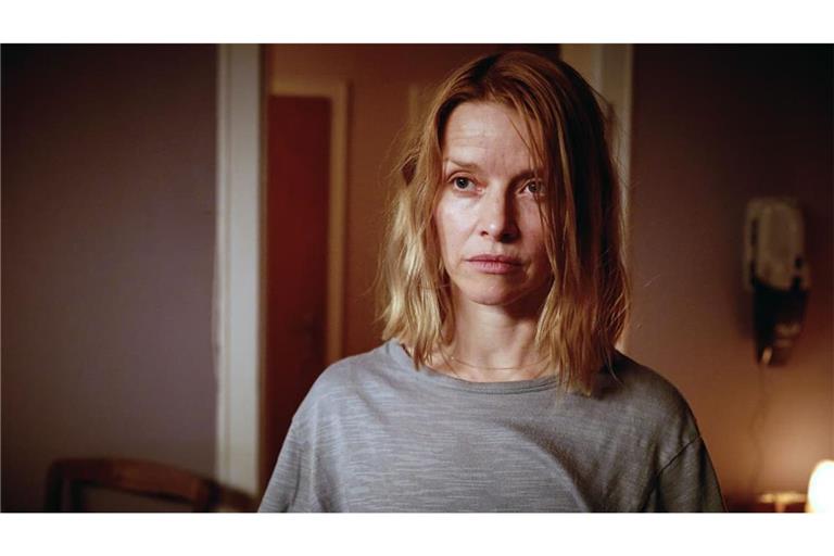 Elodie (Karoline Schuch) versucht, die Puzzleteile ihrer frühen Kindheit zusammenzusetzen.