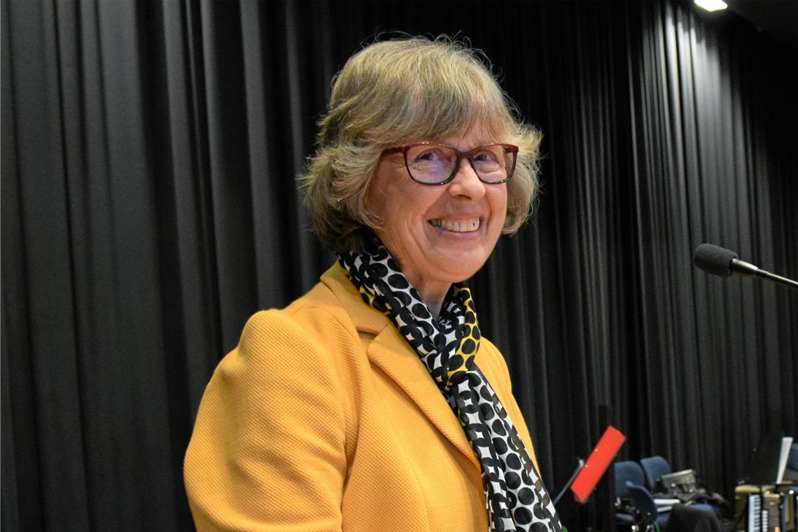 Was bei Krisensituationen helfen kann Elsbeth Kohler sprach zum Umgang mit Krisen, der Titel ihres Vortrages lautete: „Steck den Kopf nicht in den Sand“. Foto: Elisabeth Klaper
