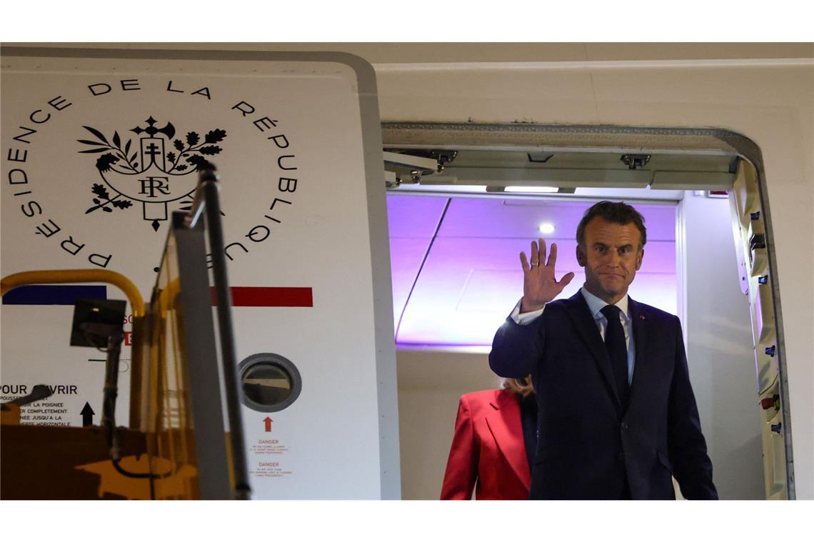 Das saß: Macron-Schubser von grober Gattin Brigitte