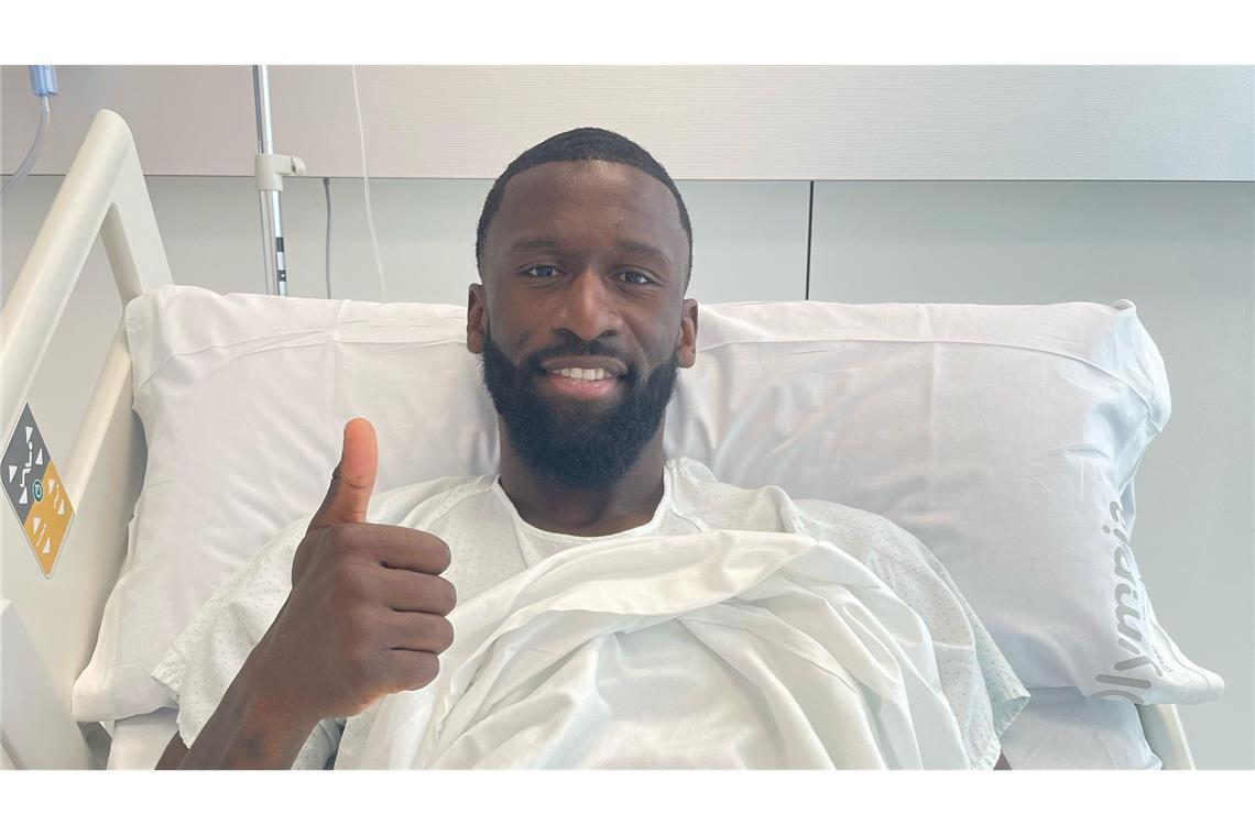 Rüdiger nach Knie-OP: Alles für Nations League "Endlich wieder schmerzfrei": Antonio Rüdiger ist operiert worden.