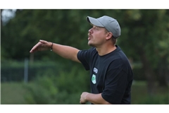 Energisch an der Seitenlinie: Ex-Münchinger Tim Schlichting traf im ersten Pflichtspiel als Trainer der TSF Ditzingen auf seinen Ex-Club.