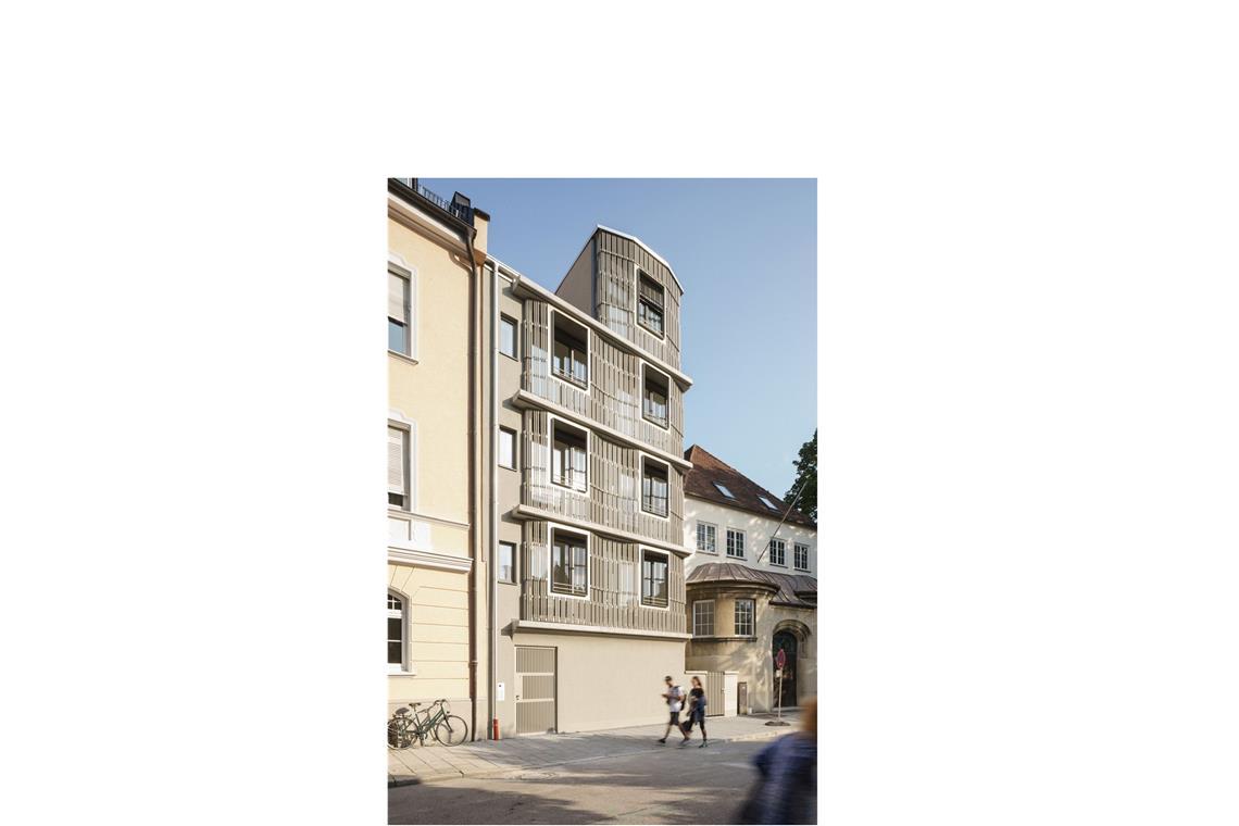 Vom einstigen Lost Place zum preiswürdigen Wohnhaus Engere Wahl: „Wohnheim an der Werneckstraße“ in München vom Architekturbüro 03 Arch. und omarc architekten aus München, Bauherr ist der Verein Münchner Schwaben, München. Der Neubau mit zwölf Wohneinheiten schließt eine Lücke und bereichert die Nachbargebäude gestalterisch.