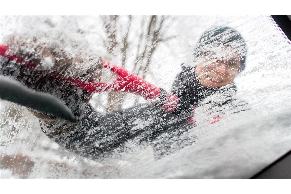 Entspannt sich die Lage in Norddeutschland? Vielerorts dürfte es noch viel zu schippen und freiräumen geben.