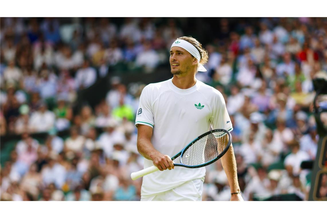 Zverev scheitert in erster Wimbledon-Runde Enttäuschter Zverev