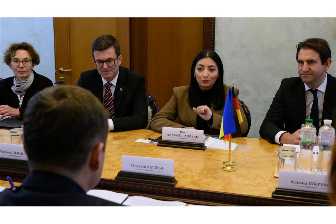 Entwicklungsministerin wirbt um Investitionen in die Ukraine Entwicklungsministerin Reem Alabali Radovan reiste nach Kiew.