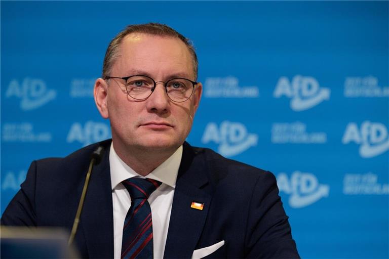 Er riecht eine „Geschmäckle“, das seine Partei verströmt: AfD-Chef Tino Chrupalla.