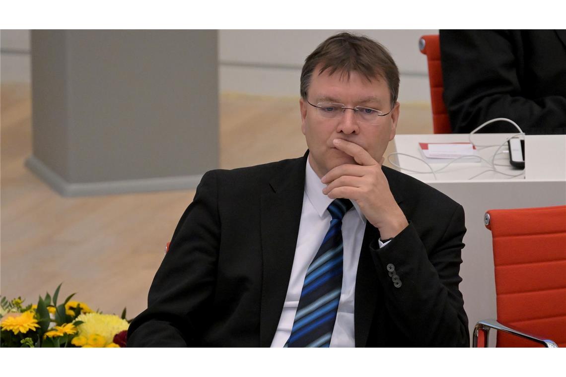 Erste Regierung aus SPD und BSW im Amt - Dämpfer für Woidke Er war als Wackenkandidat bei der Wahl des Ministerpräsidenten bekannt: Der BSW-Abgeordnete Sven Hornauf.