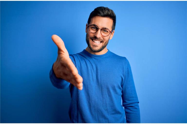 Erfahren Sie, bis wann „Guten Morgen“ als Gruß angebracht ist, welche Alternativen es gibt und wie sich die Tageszeiten auf die Begrüßung auswirken.