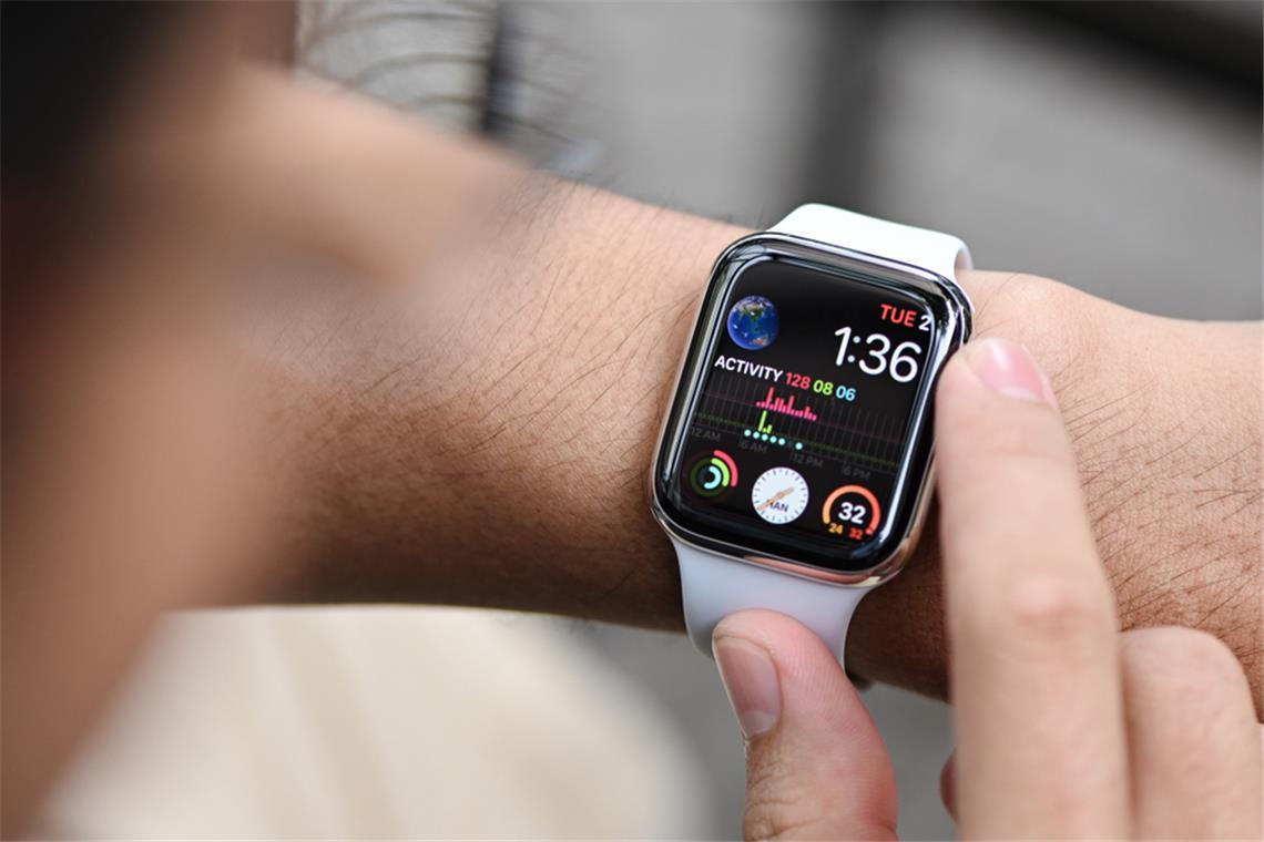 Apple Watch Akku sparen - 15 nützliche Tipps Erfahren Sie, wie Sie die Akkulaufzeit der Apple-Watch verlängern. 15 Tipps, um effektiv den Akku zu schonen.