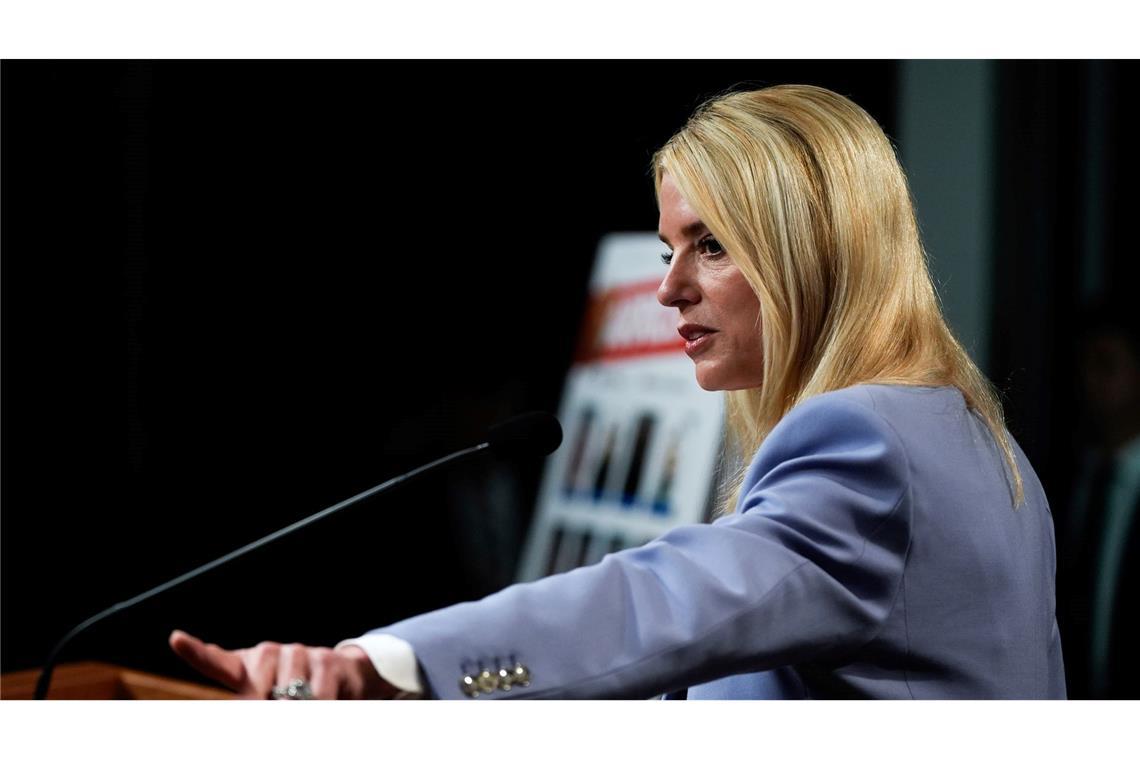 Justizministerium: Größter Fentanyl-Fund der US-Geschichte Erfolg für Trumps Justizministerin Pam Bondi: Anti-Drogenbehörden ist ein großer Schlag gegen den illegalen Drogenhandel gelungen.