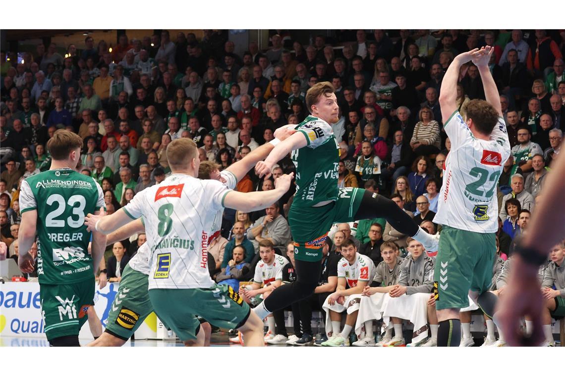 Erik Persson mit Dynamik aus dem Rückraum.