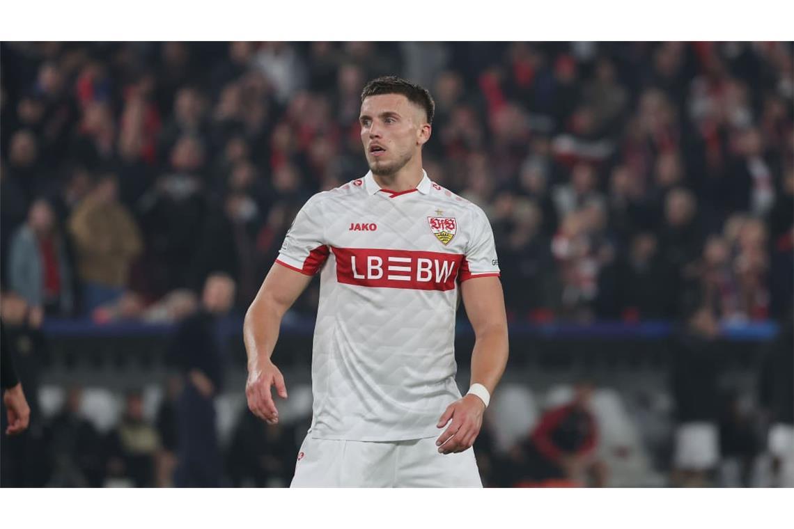 Ermedin Demirovic (Note 3): Brachte den VfB früh in Führung, als er Gladbach-Keeper Moritz Nicolas aus großer Distanz überraschte (5.). Danach hatte Demirovic aber Mühe, sich gegen die Gladbacher Defensive durchzusetzen. Keine weiteren Abschlüsse in der ersten Hälfte. In der 60. Minute konnte er einen Ball in aussichtsreicher Position im Strafraum nicht festmachen. In der Schlussphase war er dann aber erneut zur Stelle und erzielte per Kopf seinen zweiten Treffer (83.).