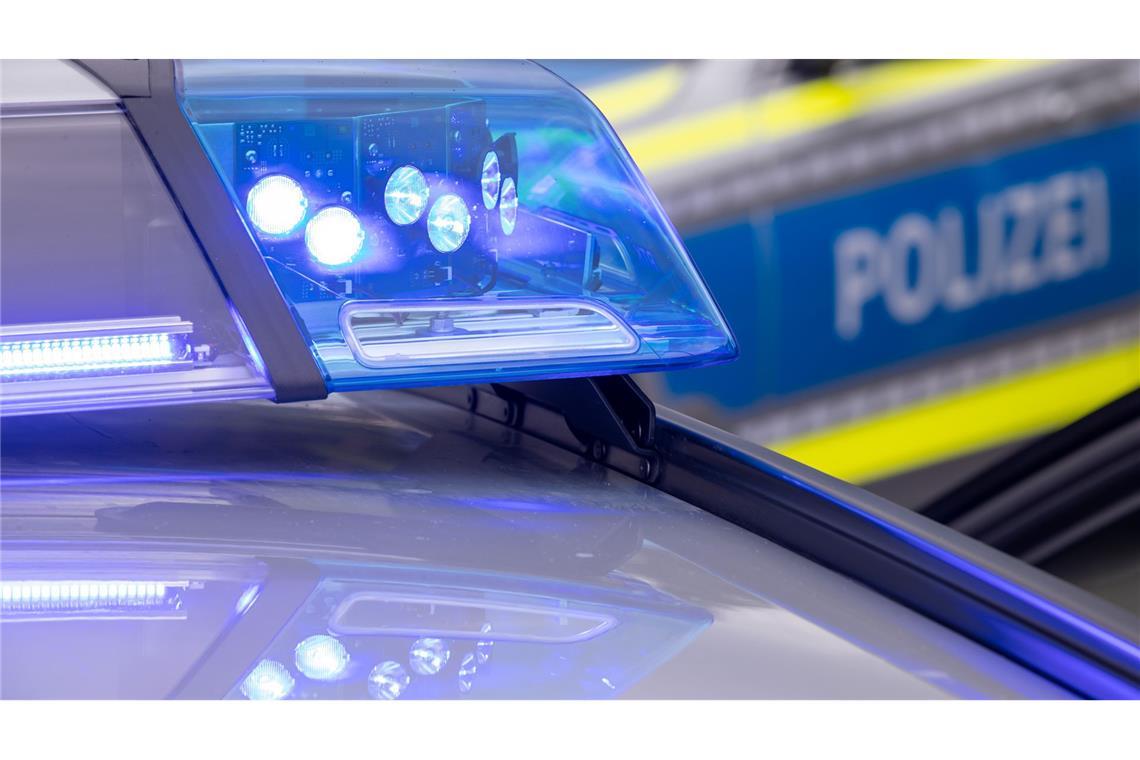 Durchsuchungen bei 16-Jährigem wegen hochgiftigen Rizins Ermittler haben am Donnerstag in Sachsen die Wohnung eines 16-Jährigen durchsucht (Symbolbild).