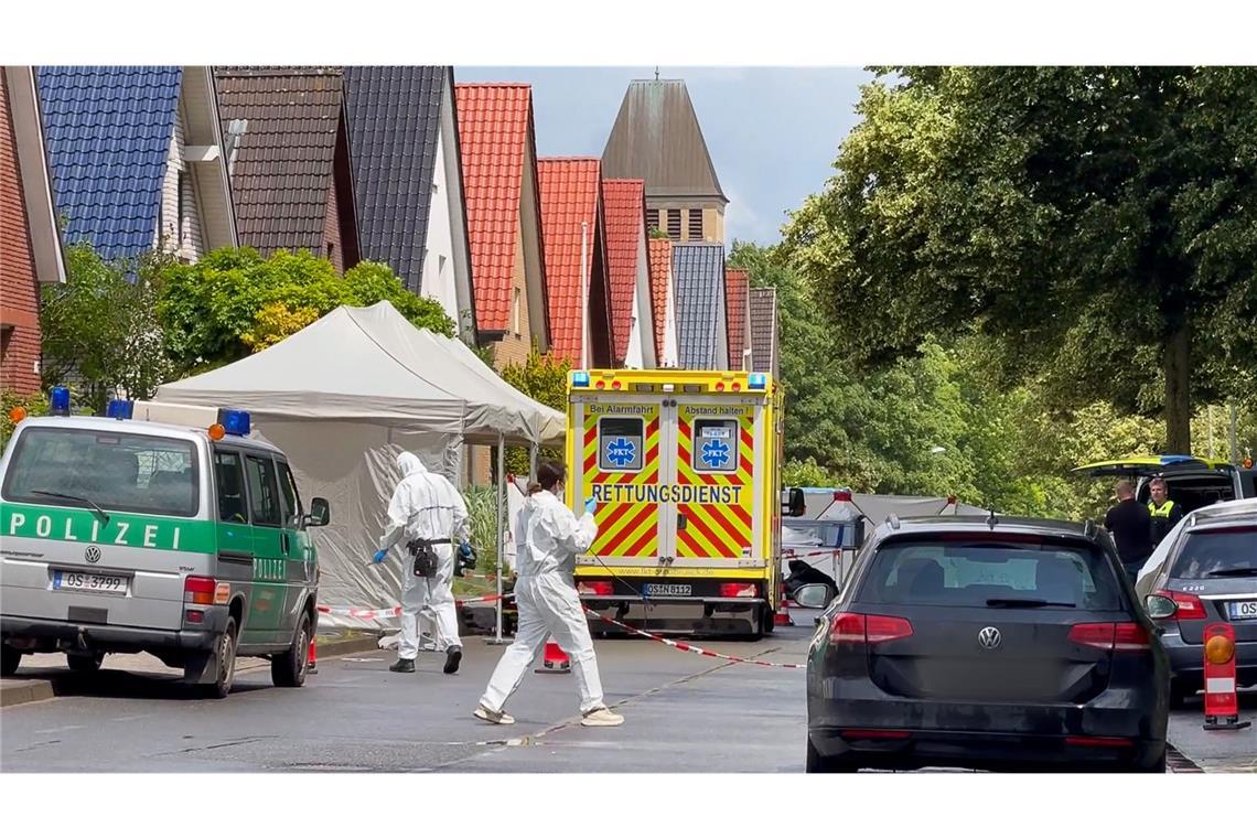 Ermittler sichern in Osnabrück einen Tatort.