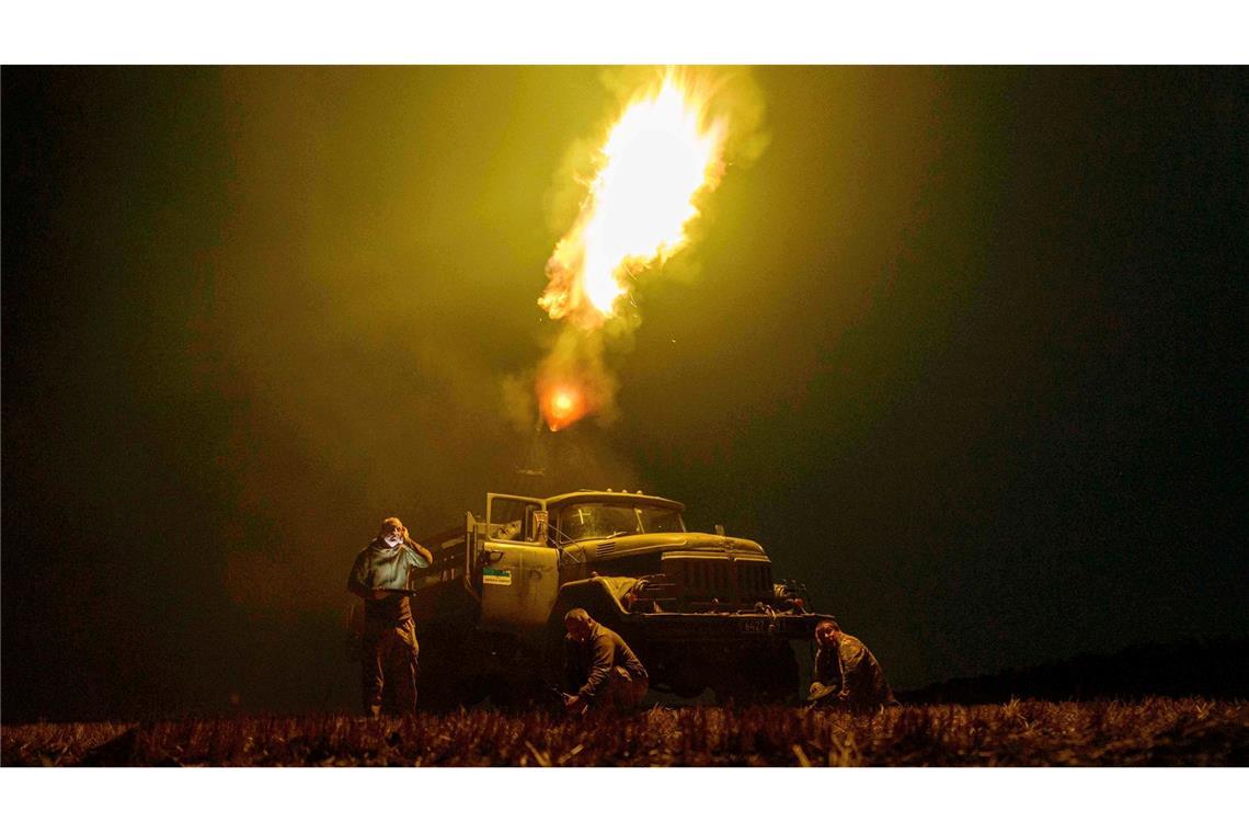 Russische Drohnenschwärme über der Ukraine Erneut wird die ukrainische Flugabwehr gefordert. (Archivbild)