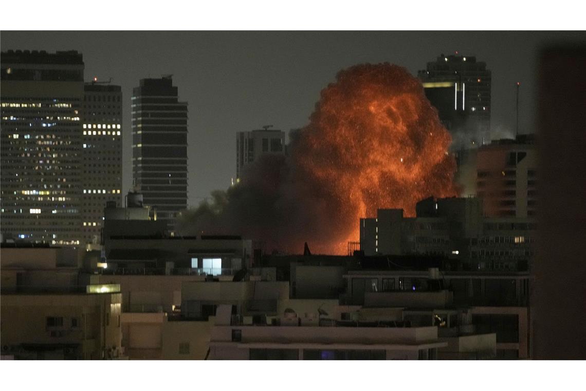 Schläge gegen Irans Machtapparat - Raketen auf Israel Erneut wurden aus Israel Raketeneinschläge gemeldet.