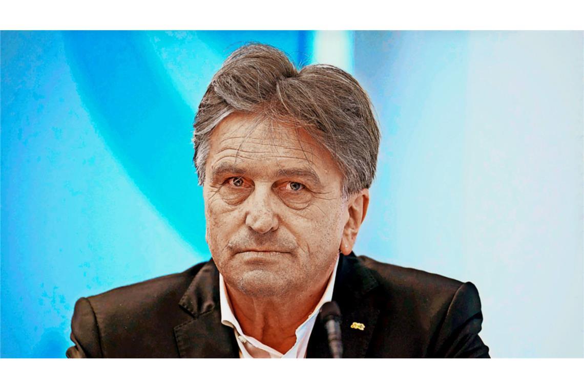 Streit um Versorgung von extremen Frühgeburten spitzt sich zu Erntet für seine Verfassungsklage viel Kritik: Landessozialminister Manfred Lucha (Grüne).