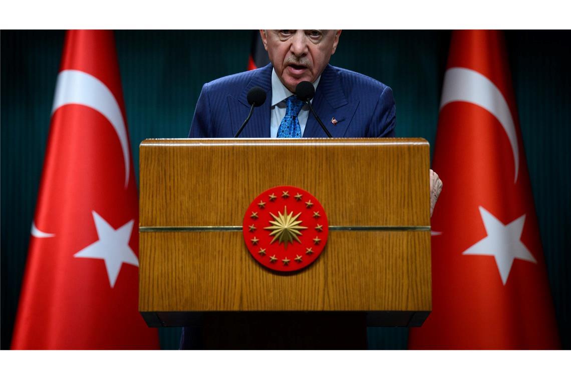 Nach Imamoglu-Festnahme – Zusammenstöße bei Demos in Türkei Erodgan wirft der Opposition Ablenkungsmanöver vor