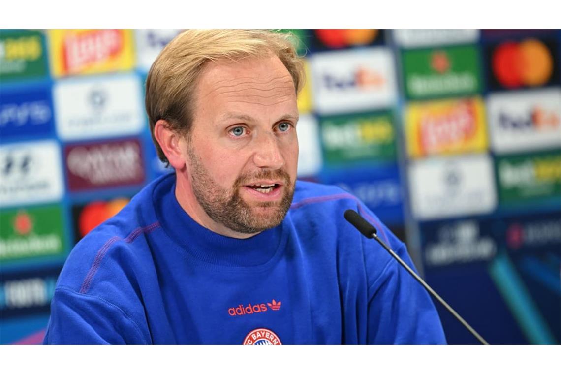 Ersatztrainer ist vorerst Co-Trainer Aaron Danks.