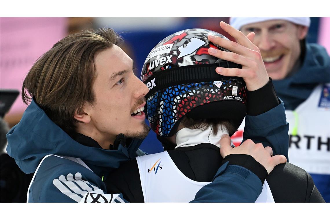 Wut und Disqualifikation: WM-Skispringen endet im Chaos Erst glücklich, dann disqualifiziert: Johann André Forfang (l) und Marius Lindvik (r).
