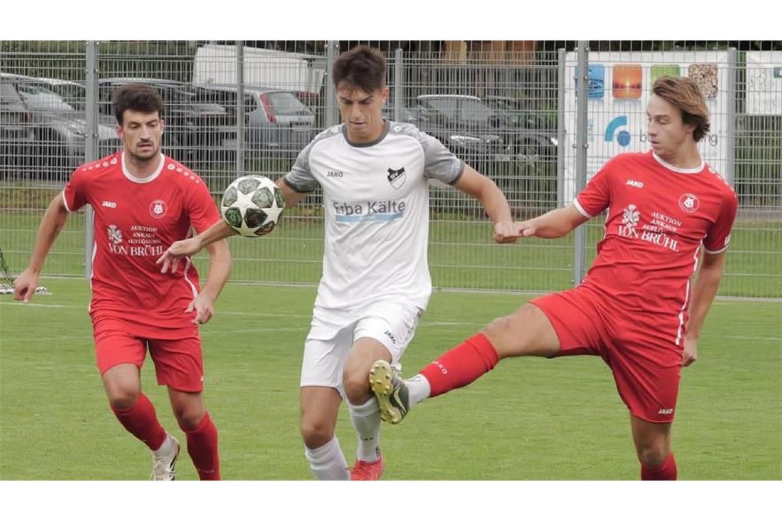 Erst Glücksdienst, dann Bärendienst: Für Till Flach (rechts) vom MTV Stuttgart wurde es ein kurioser Spieltag.
