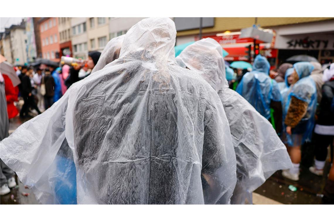 Erst Regen, dann womöglich noch Schnee und Eis - so lautet die Wettervorhersage für den bevorstehenden Höhepunkt des Karnevals.