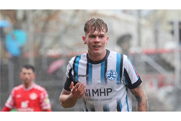 Erstes Regionalligator im Kickers-Dress: Samuel Unsöld.      


Fotos: Pressefoto Baumann 