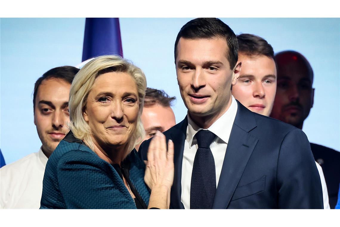 Le Pen: Millionen Franzosen um ihre Kandidatin betrogen Erwartet wird, dass Le Pens politischer Ziehsohn, RN-Chef Jordan Bardella, nun als Präsidentschaftskandidat antritt.