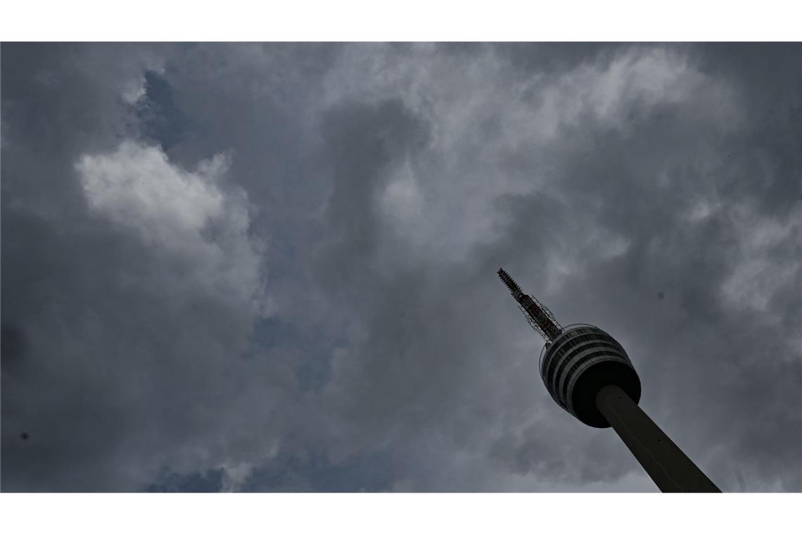 Weitere Gewitter in Baden-Württemberg erwartet Es bleibt zunächst grau in Stuttgart. (Archivbild)