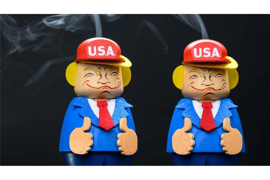 Bilder des Tages Es dampft bei den Trump-Räuchermännchen