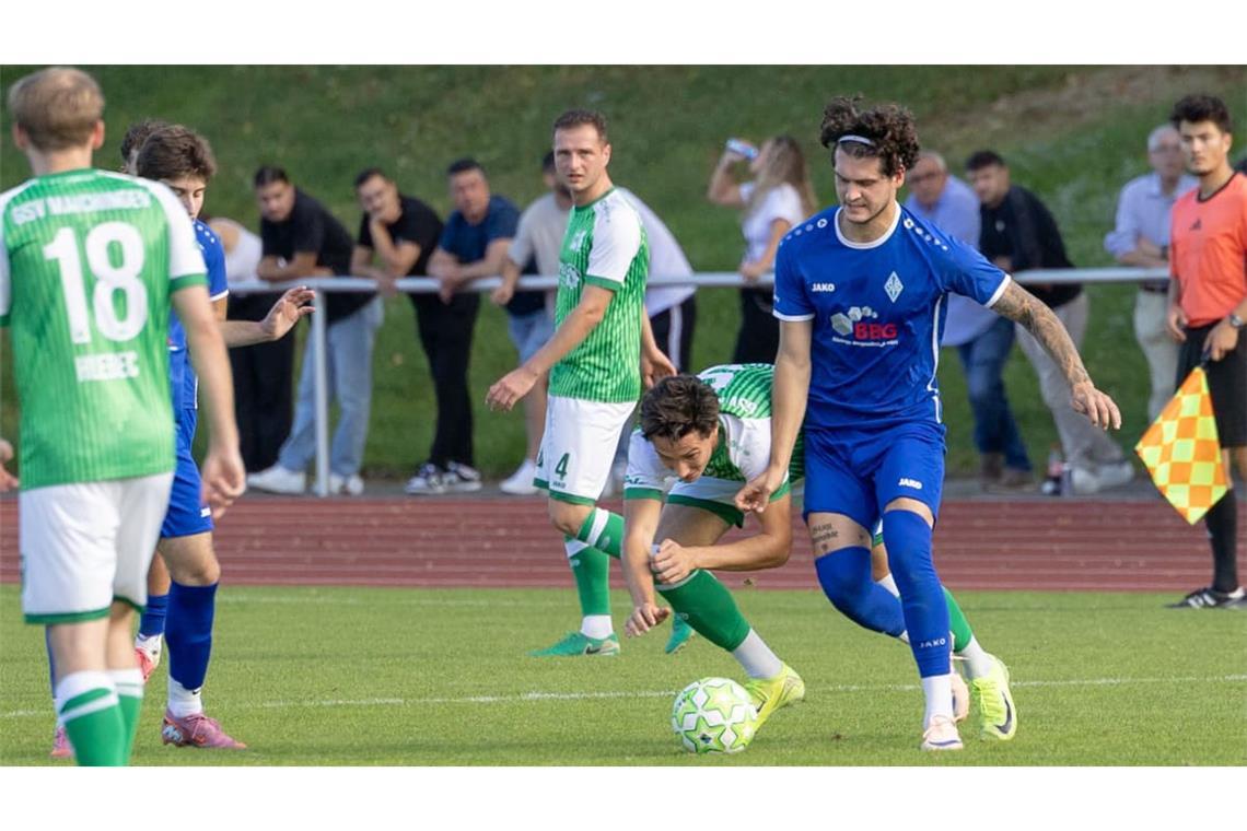 Es fehlt der letzte Tick: Auch beim GSV Maichingen (in Grün) hatte die SV Böblingen (in Blau) ihre Momente, erzielte aber erneut keinen Treffer.