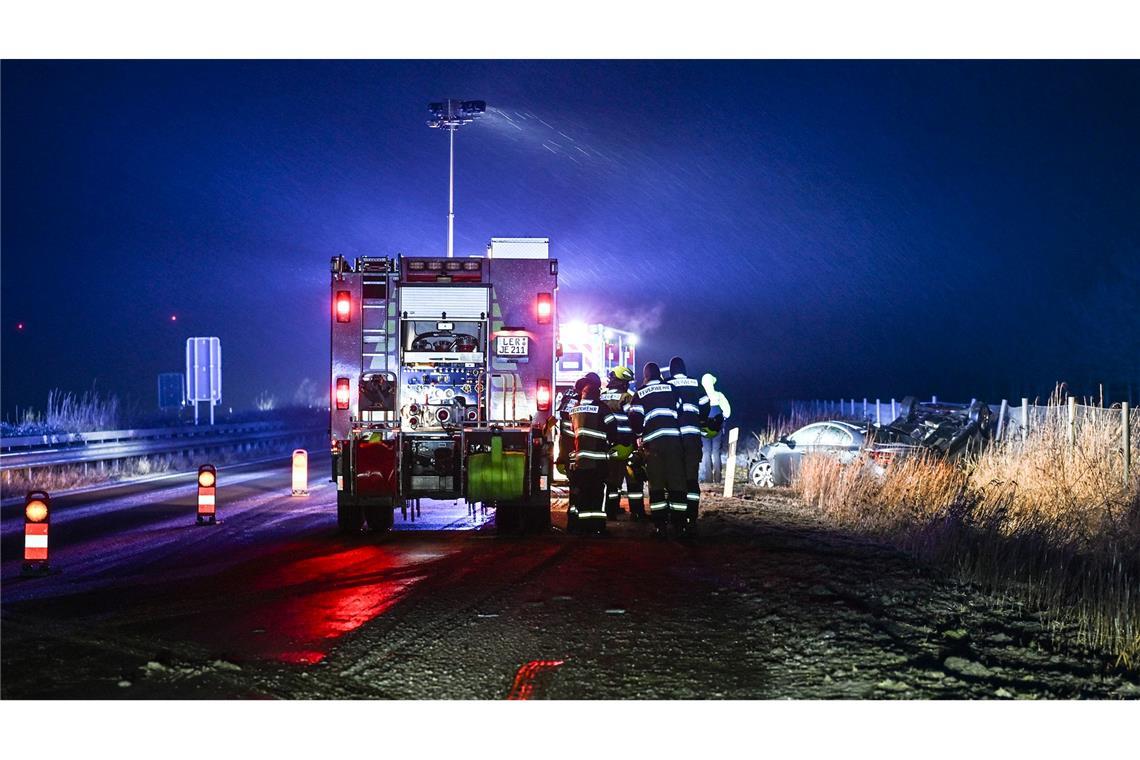 Es gab viele Unfälle auf Straßen.