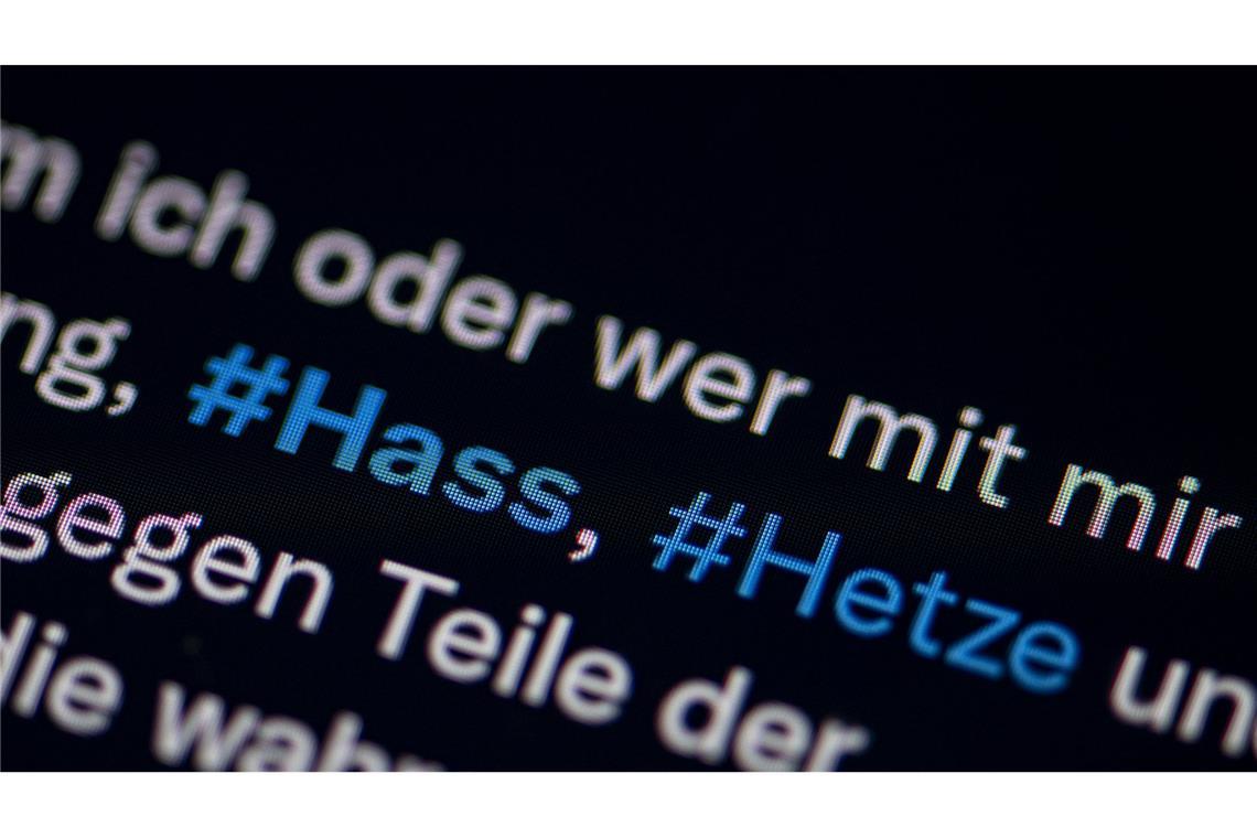 Angriffe auf Wissenschaftler häufig politisch motiviert Es gibt eine tägliche und kostenlose Telefonberatung und Weiterbildungen zu digitaler Gewalt, Hassrede und gezielten Angriffen. (Symbolbild)