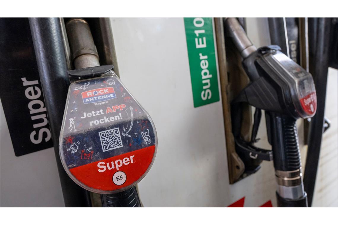 Es gibt mehr als doppelt so viele Benziner wie Diesel - trotzdem wird in Deutschland mehr Diesel verbraucht. (Archivbild)