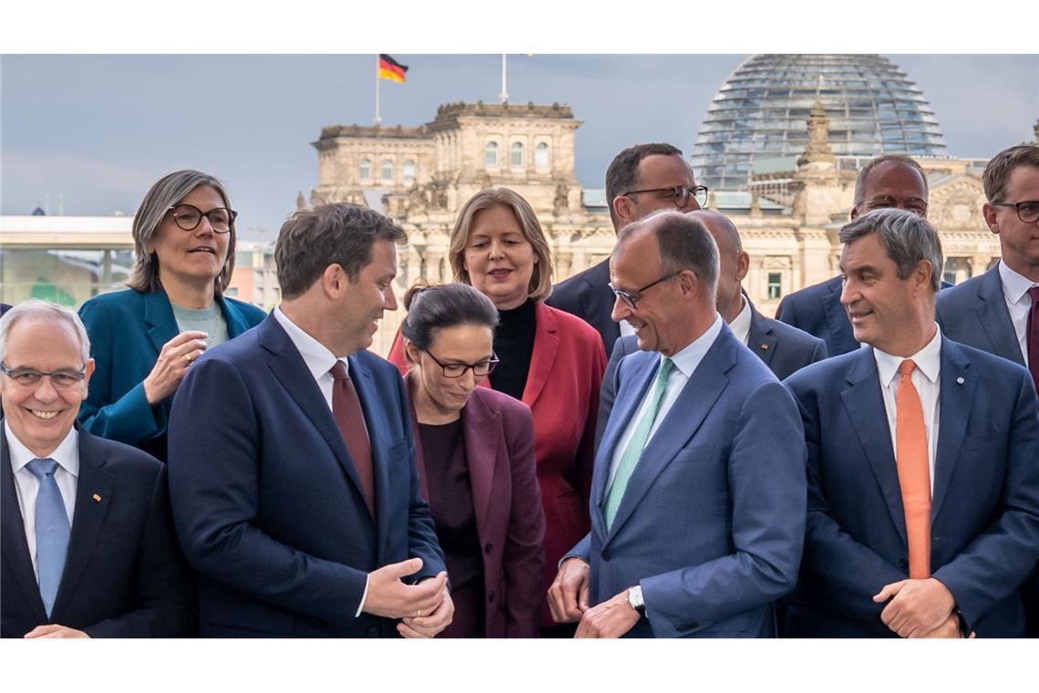 Es habe Einigkeit geherrscht, dass der Wirtschaftsstandort Deutschland vor großen Herausforderungen stehe, hieß es.