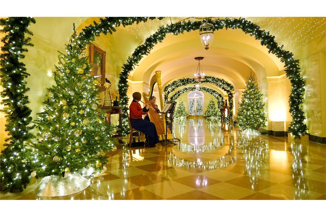 Jill Bidens Weihnachtsdeko: 165.075 Lichter im Weißen Haus Es ist das letzte Mal, dass die Bidens die Deko im Weißen Haus präsentieren.