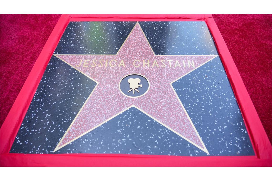 Hollywood-Stern für Jessica Chastain - Al Pacino feiert mit Es ist die 2.819. Sternenplakette auf dem berühmten Bürgersteig in Hollywood.