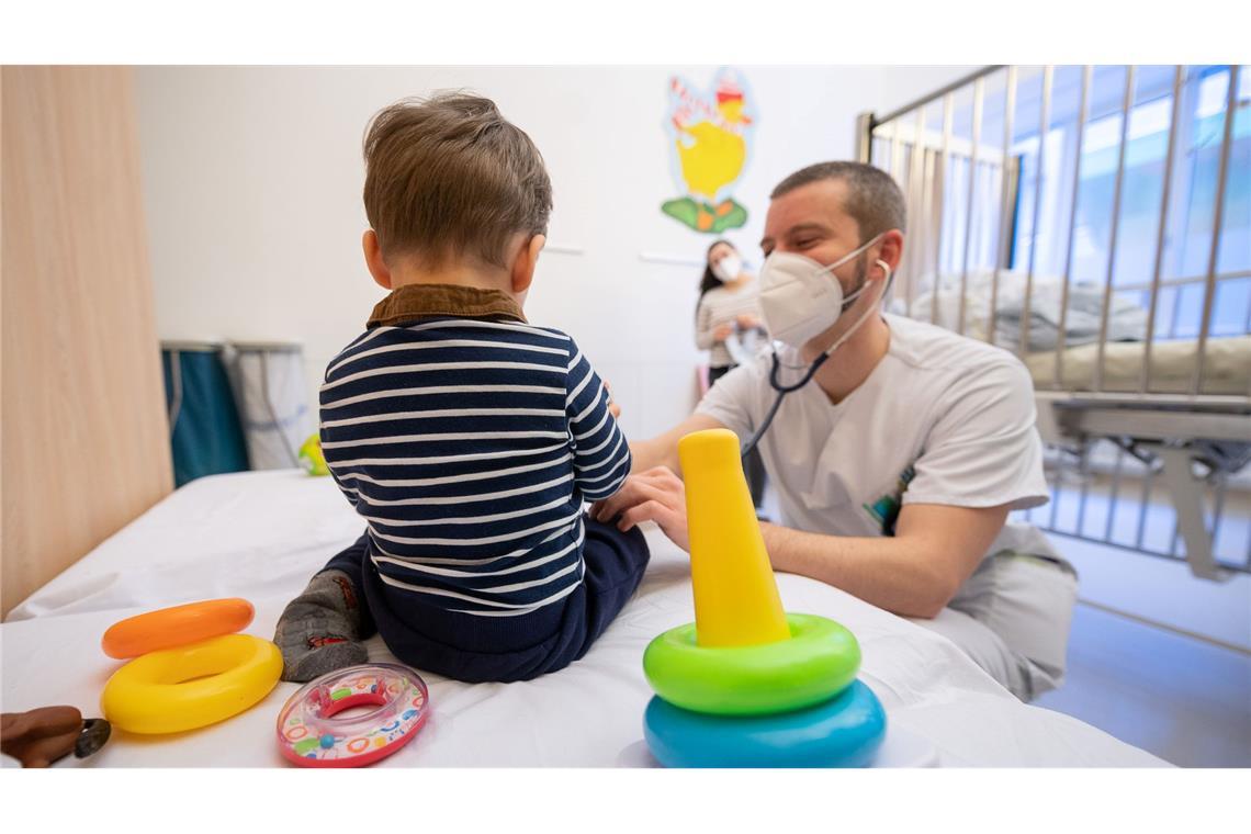 Kinder mit Grippe in Kliniken - Rat zur Impfung vor Karneval Es kann vorkommen, dass Kinder wegen einer Grippe ins Krankenhaus eingewiesen werden.