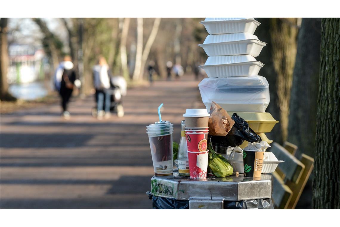 Es wird immer noch zu viel Einweg-Plastik produziert und verwendet.  (Archivbild)