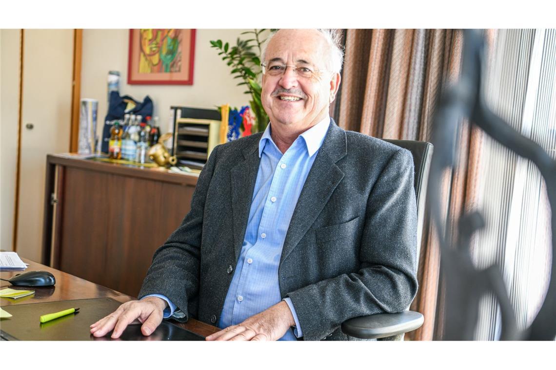 "Jugend braucht Döner": Schüler fordern Imbiss für Gemeinde Essingens Bürgermeister Wolfgang Hofer unterstützt die Initiative von Lucas Fuchs für einen Dönerladen in der Gemeinde.