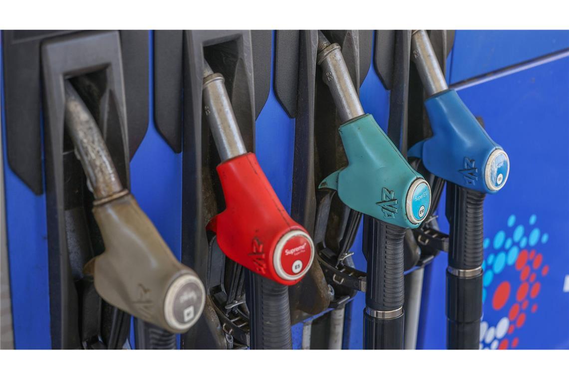 Esso-Tankstellen verstoßen offenbar besonders häufig gegen die Regeln, die seit dem 1. April gelten.