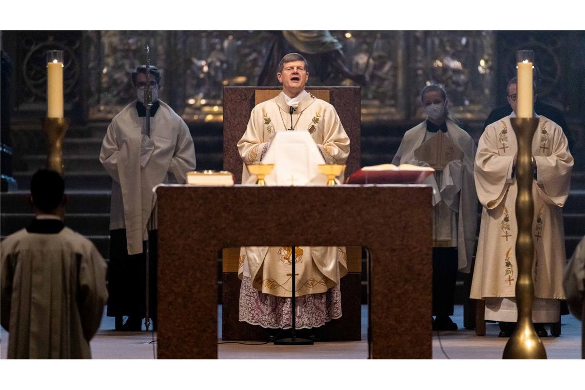 Besucher stören Christmette von Freiburgs Erzbischof Burger Etliche Besucher haben in Freiburg den Gottesdienst von Erzbischof Burger an Heiligabend gestört. (Symbolfoto).