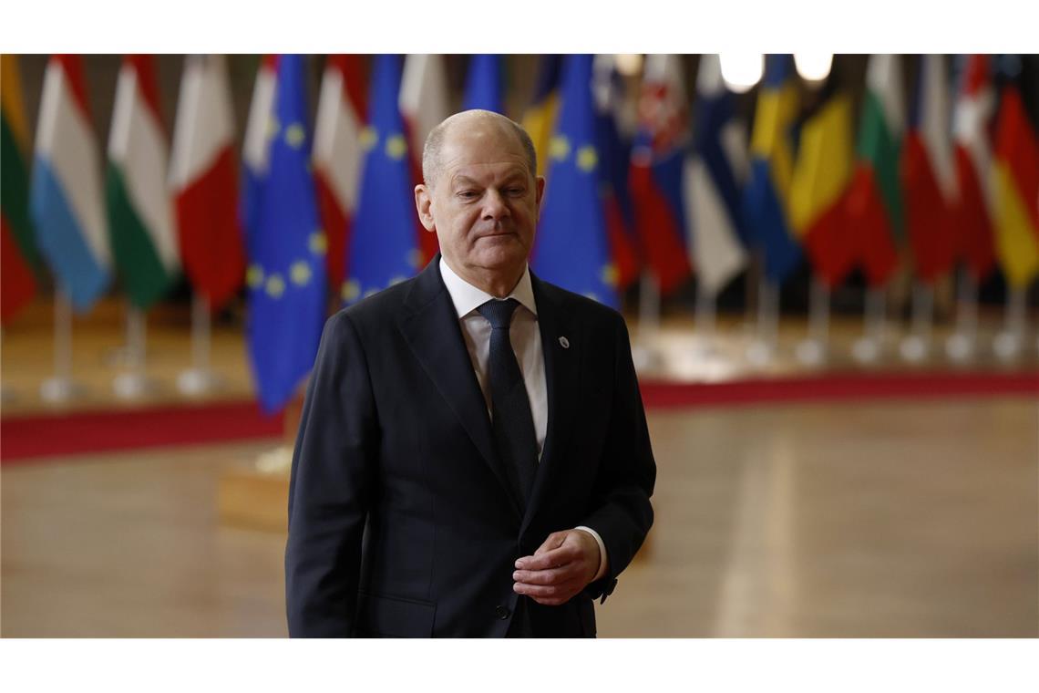 Scholz: Klimastrafen sollen Autohersteller nicht belasten EU-Klimastrafen für Autohersteller dürfen die Industrie nach Ansicht von Bundeskanzler Olaf Scholz nicht belasten. (Archivbild)
